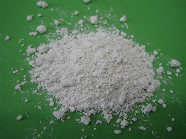 白刚玉耐磨粉3000目中值：4.0±0.5微米